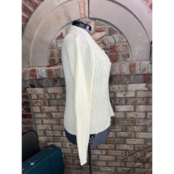 sweater cabled V neck cream baubles - Picture 5 of 7